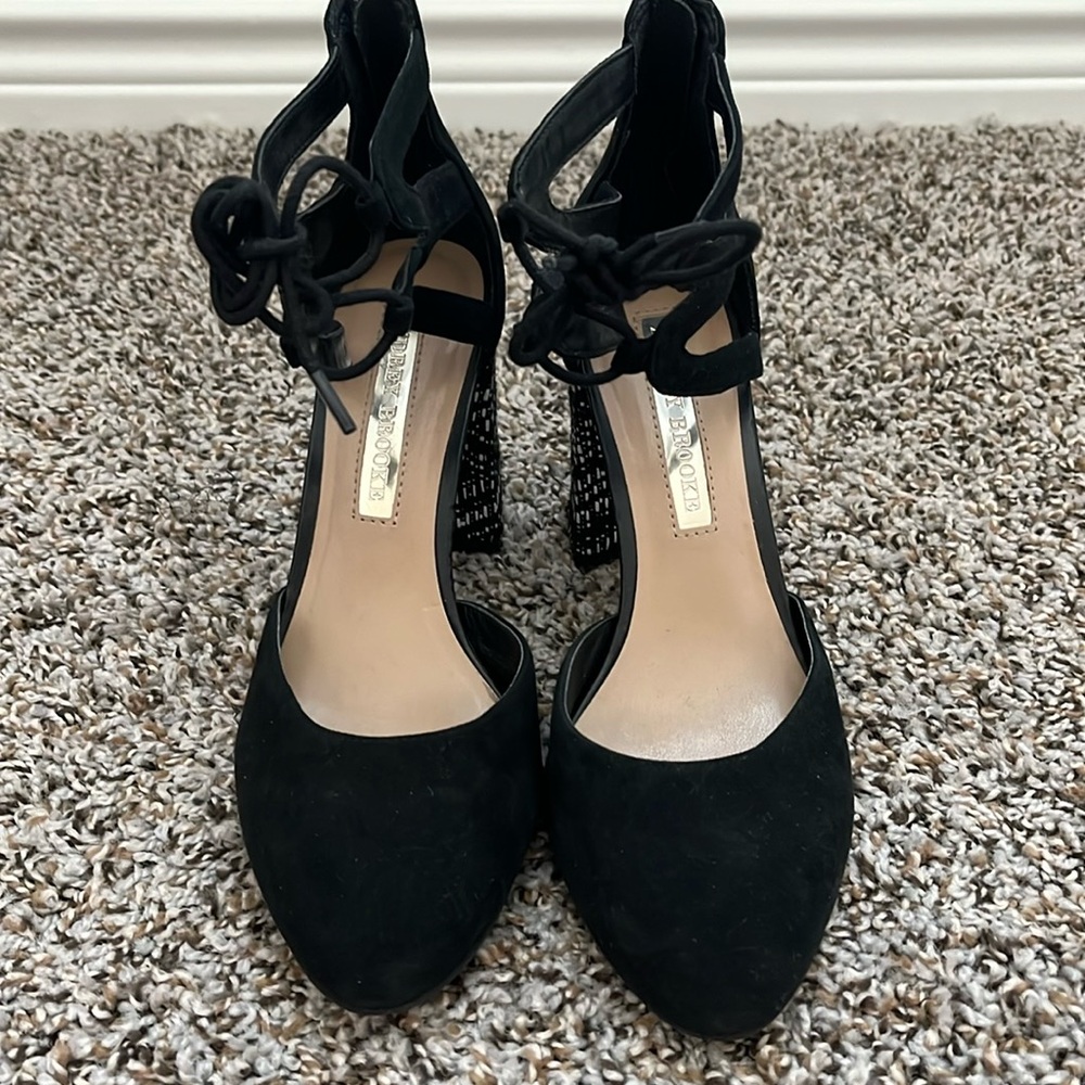 Audrey Brooke Black & White Heel